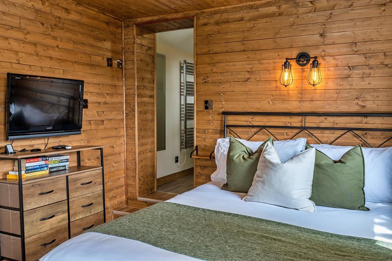 Finest Retreats - Trevoya Cabin ローンソン エクステリア 写真