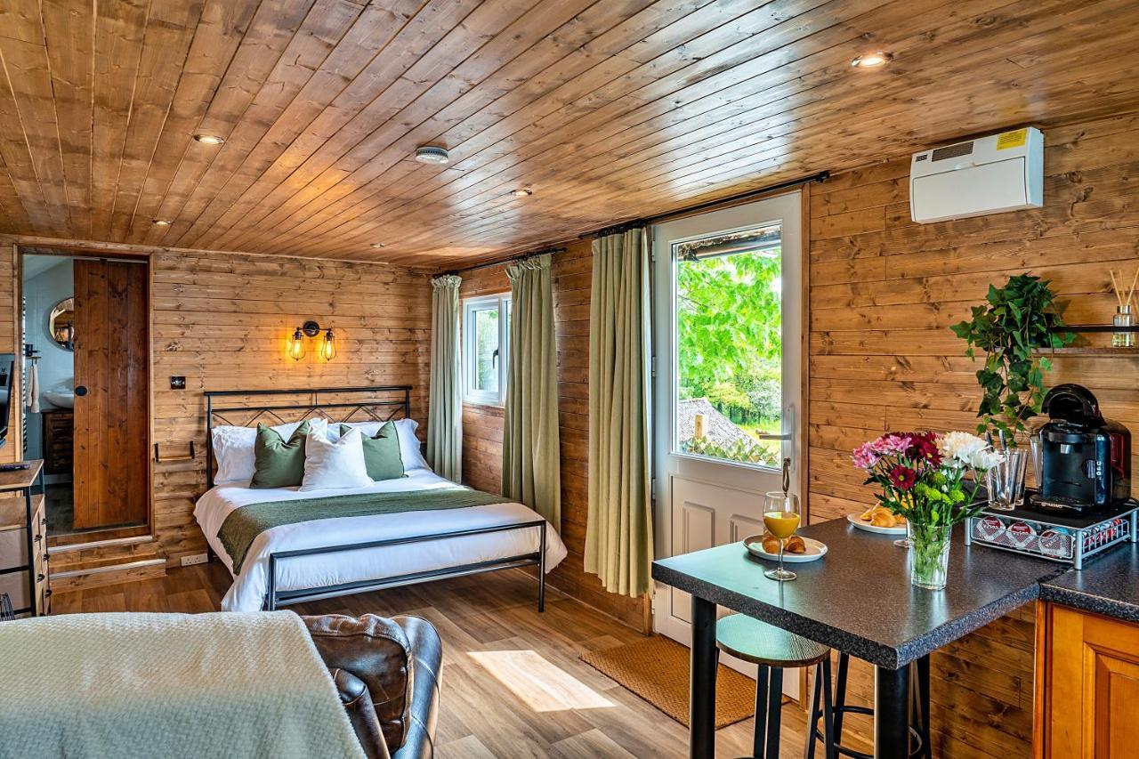 Finest Retreats - Trevoya Cabin ローンソン エクステリア 写真